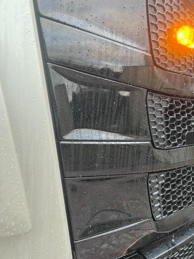 Ceramic coat spray for trucks – gloss finish